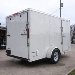 6'x12' White Enclosed V-Nose Trailer with Diamond Plate Floor -Cheap Trailers Store dsc02548 2 1
